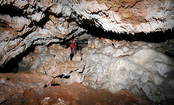 Höhlen und Gruben von Kostrena